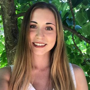 Meet your Posher, Karine